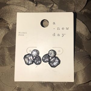 💥BRAND NEW💥 New Day Rhinestone Studs!